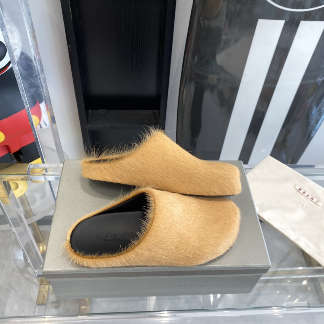 Marni Fussbett Slip-On Flat Mules - 