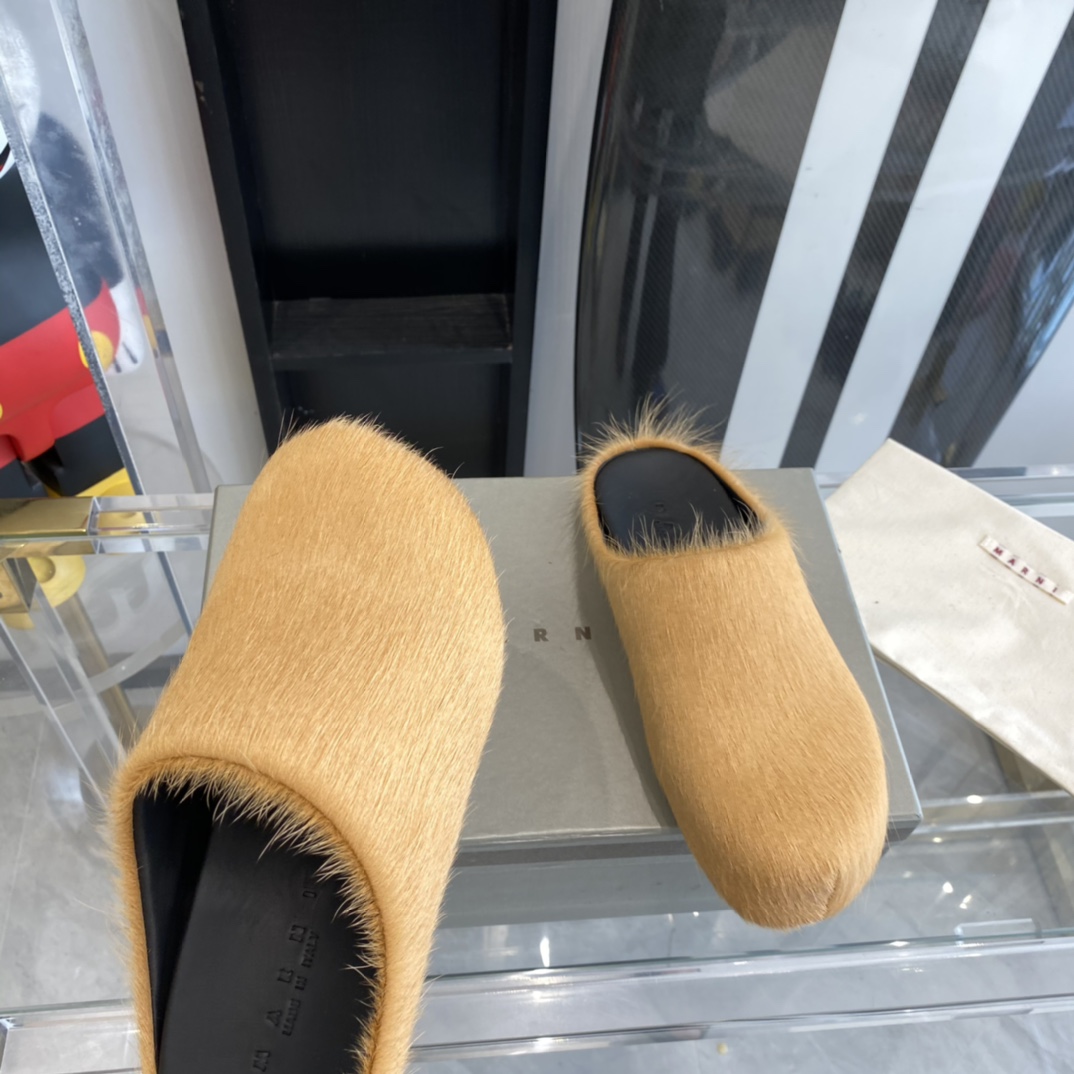 Marni Fussbett Slip-On Flat Mules - 