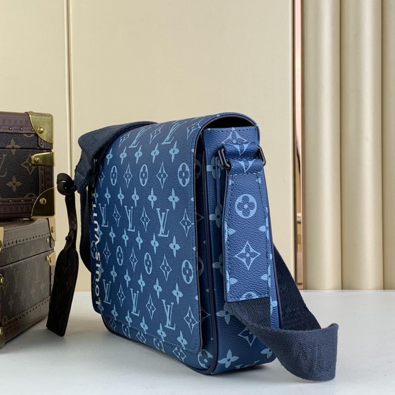 Louis Vuitton District PM  M23785 - 
