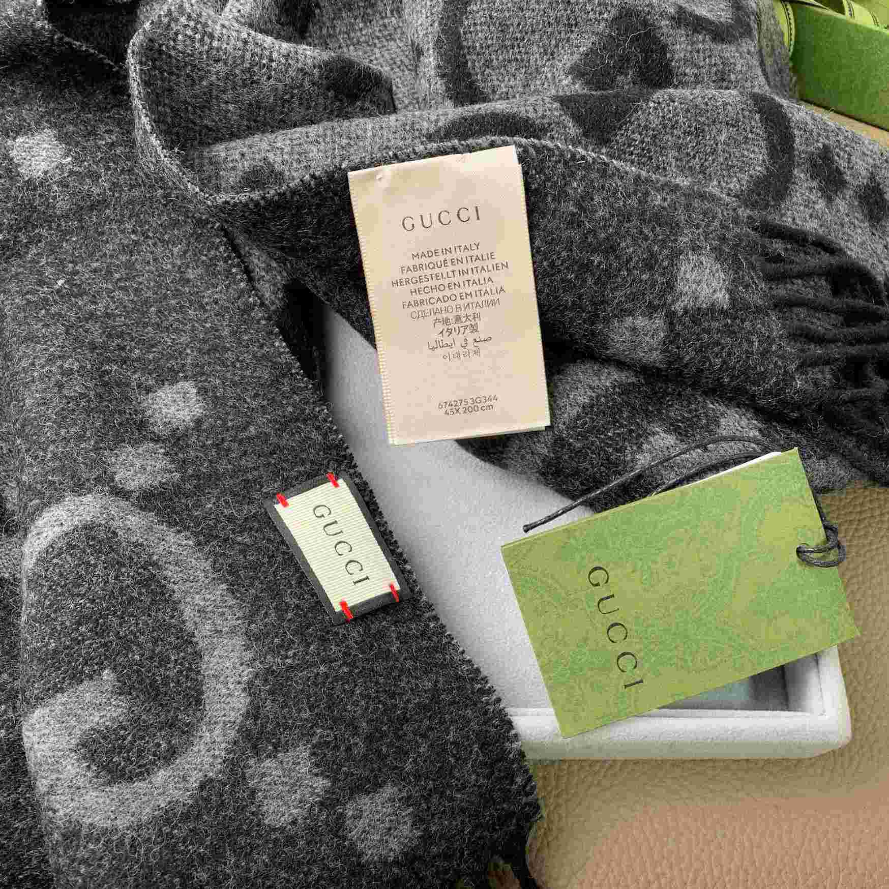 Gucci GG Wool Jacquard Scarf - 