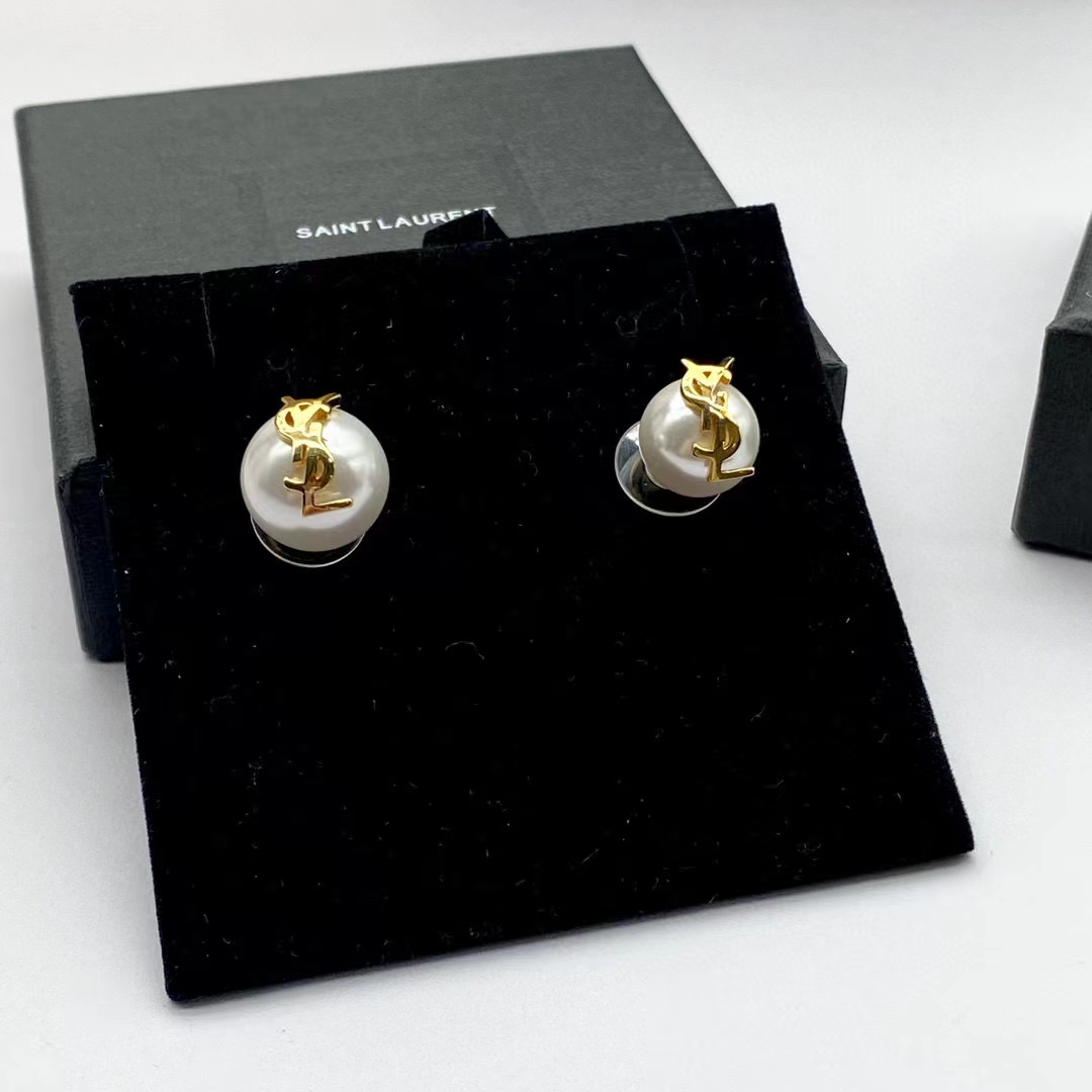 Saint Laurent Cassandre Pearl Earrings In Metal - 