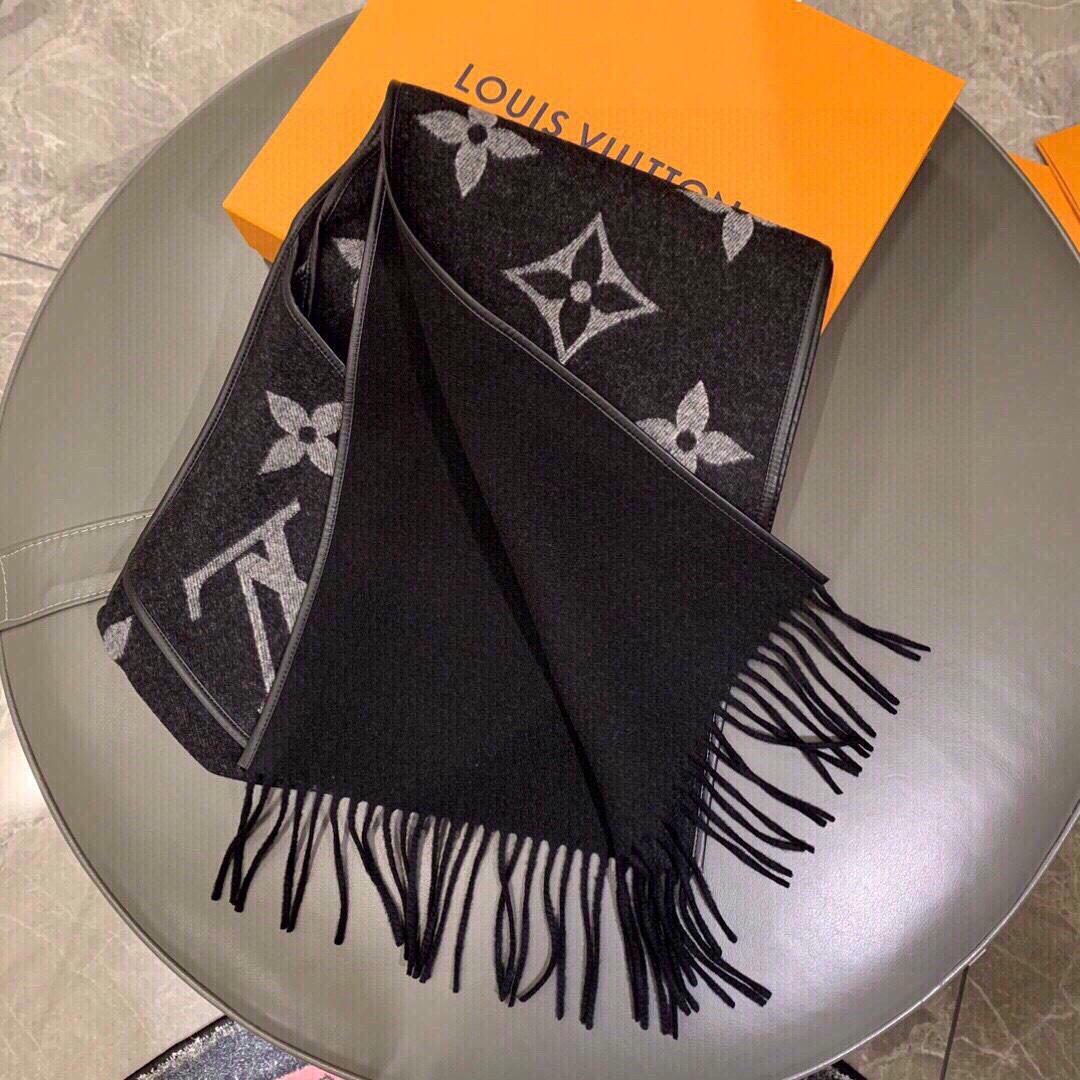 Louis Vuitton Fall For You Scarf - 