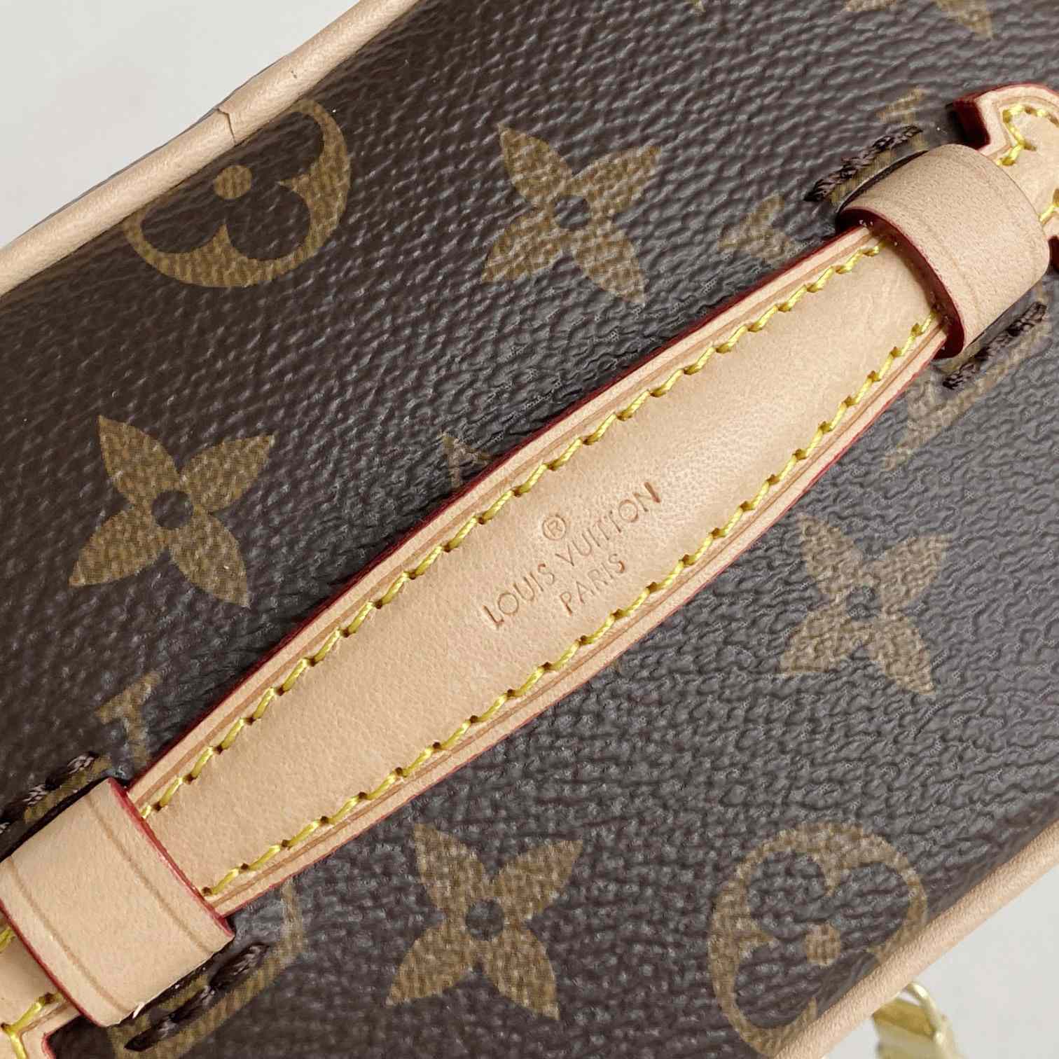 Louis Vuitton Nice Nano Toiletry Pouch  (14 x 10.2 x 8.5cm)  M44936 - 