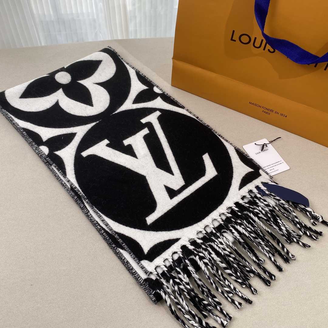 Louis Vuitton LV Medallion Scarf - 