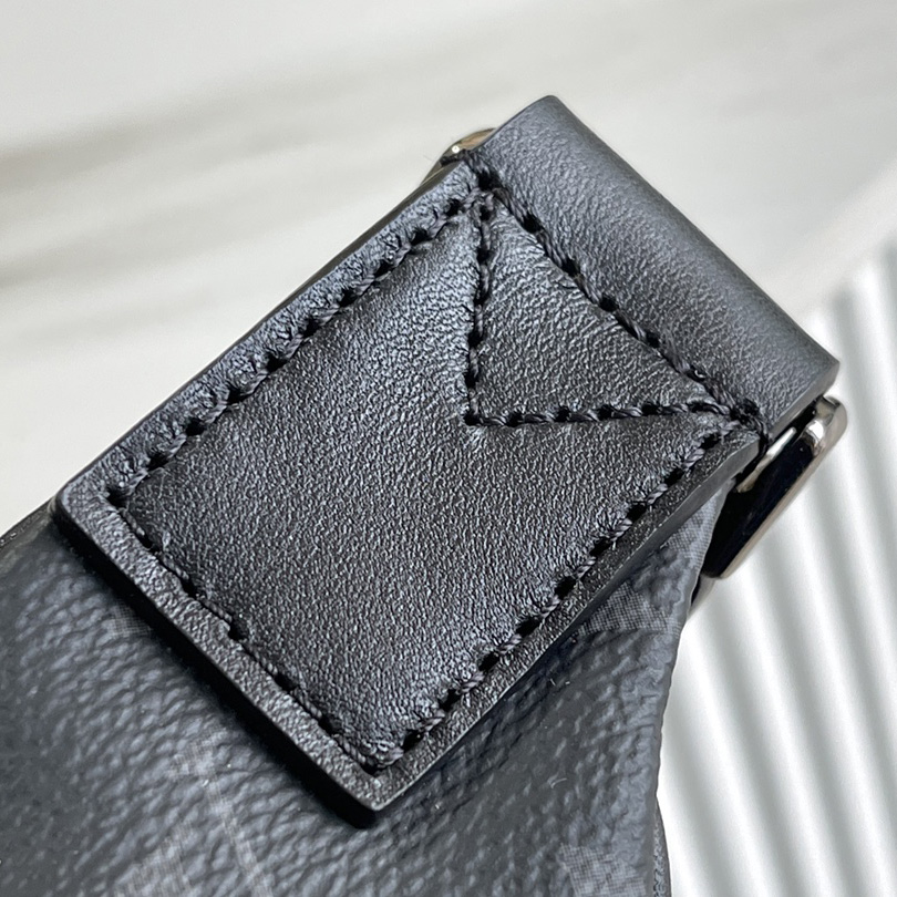 Louis Vuitton Discovery Bumbag Monogram Eclipse Black (37*30*6cm) - 