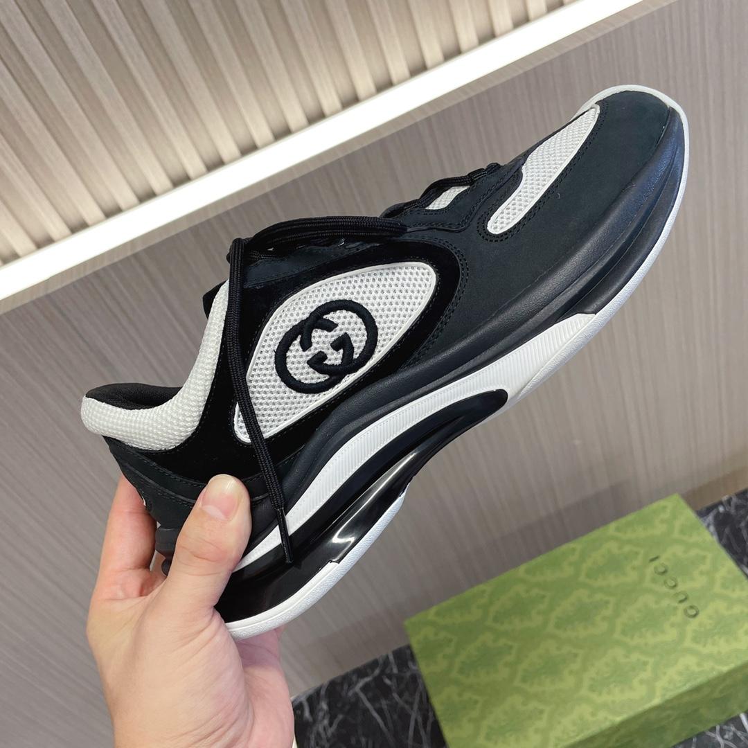 Gucci Men'sRun Sneaker - 