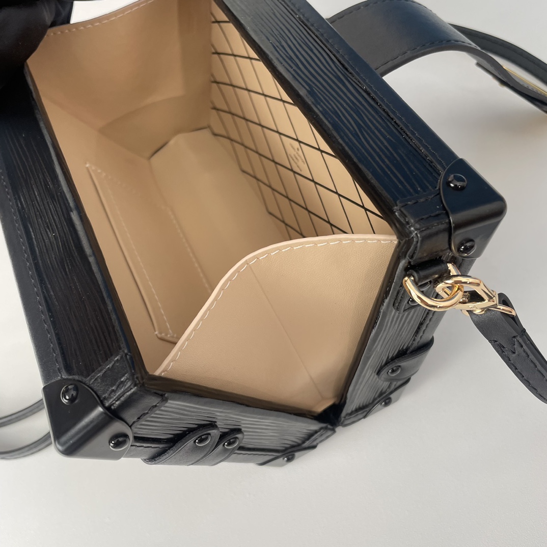 Louis Vuitton Petite Malle     M59179 - 