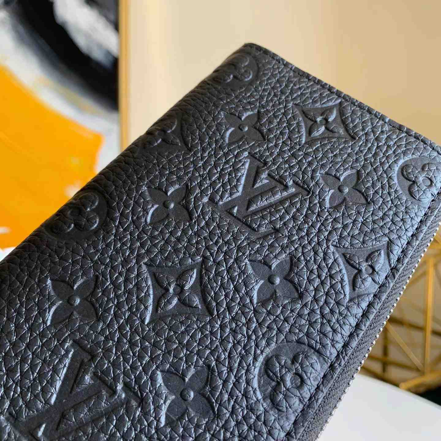 Louis Vuitton Zippy Wallet  M69047 - 
