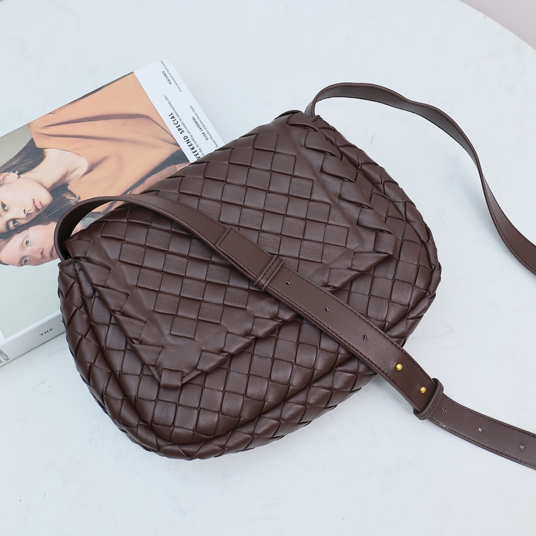 Bottega Veneta Small Cobble Messenger - 