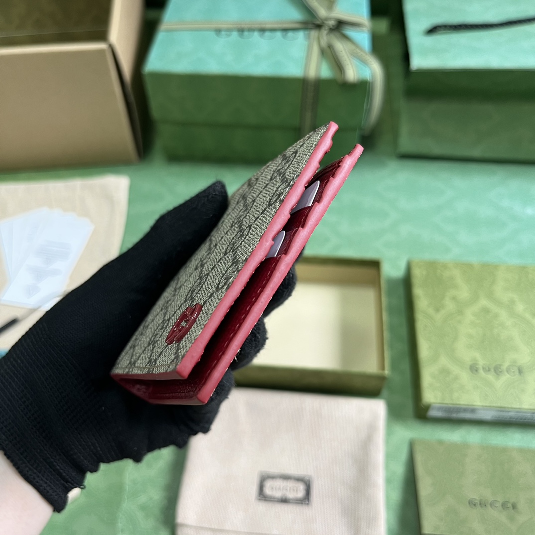 Gucci Wallet With GG Detail - 
