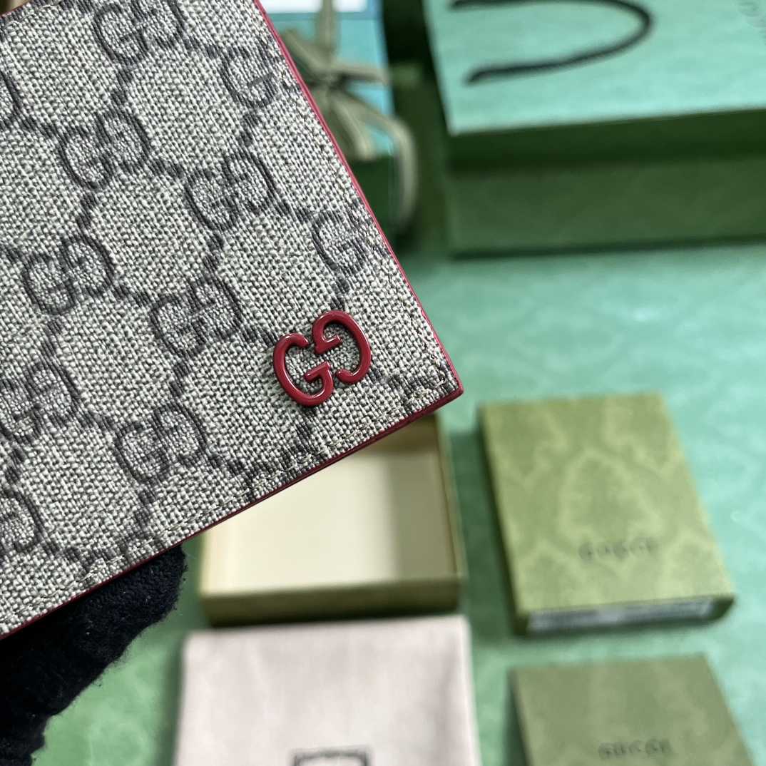Gucci Wallet With GG Detail - 