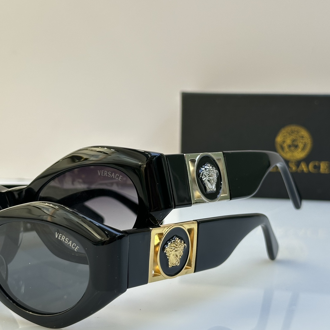 Versace Double Gianni Versace 421/B 852 Sunglasses      VE466/2 - 