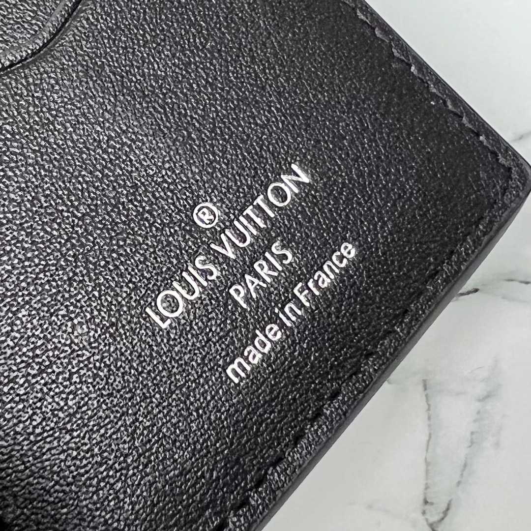 Louis Vuitton Pocket Organizer  M82822 - 