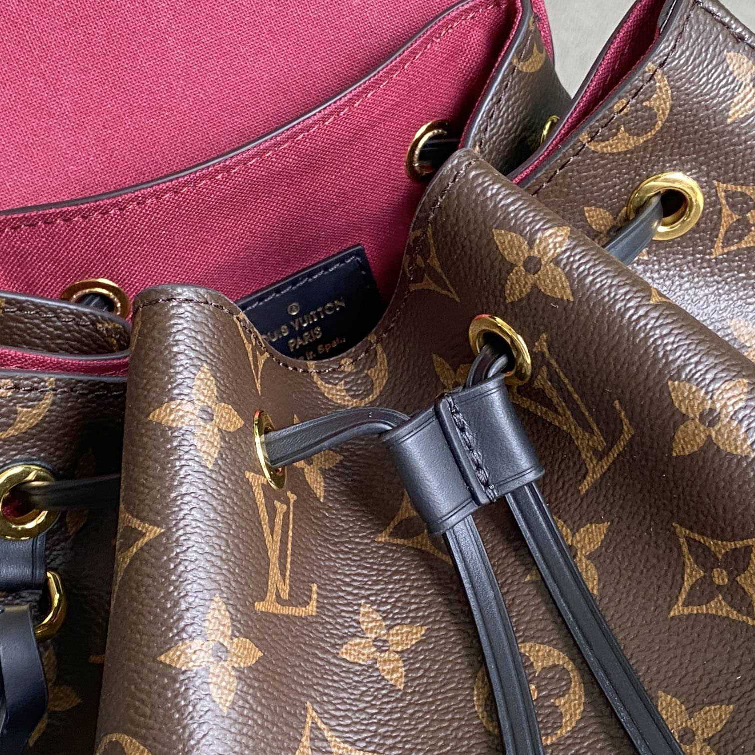 Louis Vuitton Backpacks  (27.5 x 33 x 14cm) m45515 - 