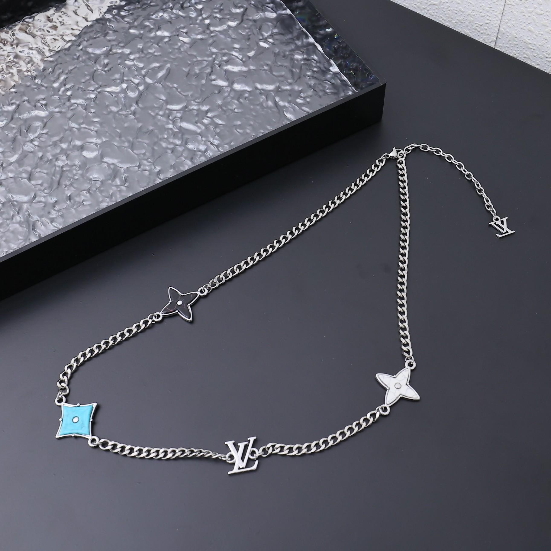 Louis Vuitton Monogram Sunrise Necklace - 