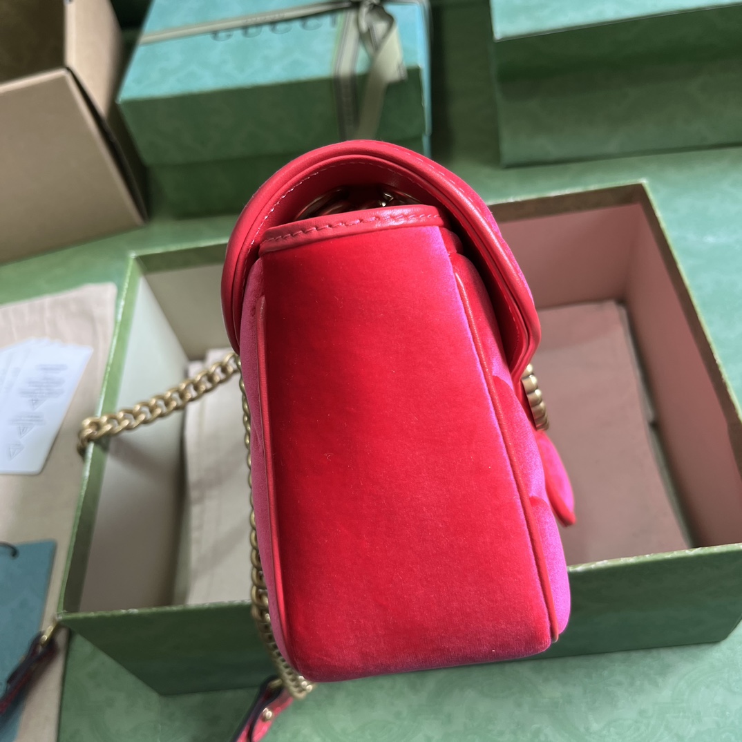 Gucci GG Marmont Small Shoulder Bag - 