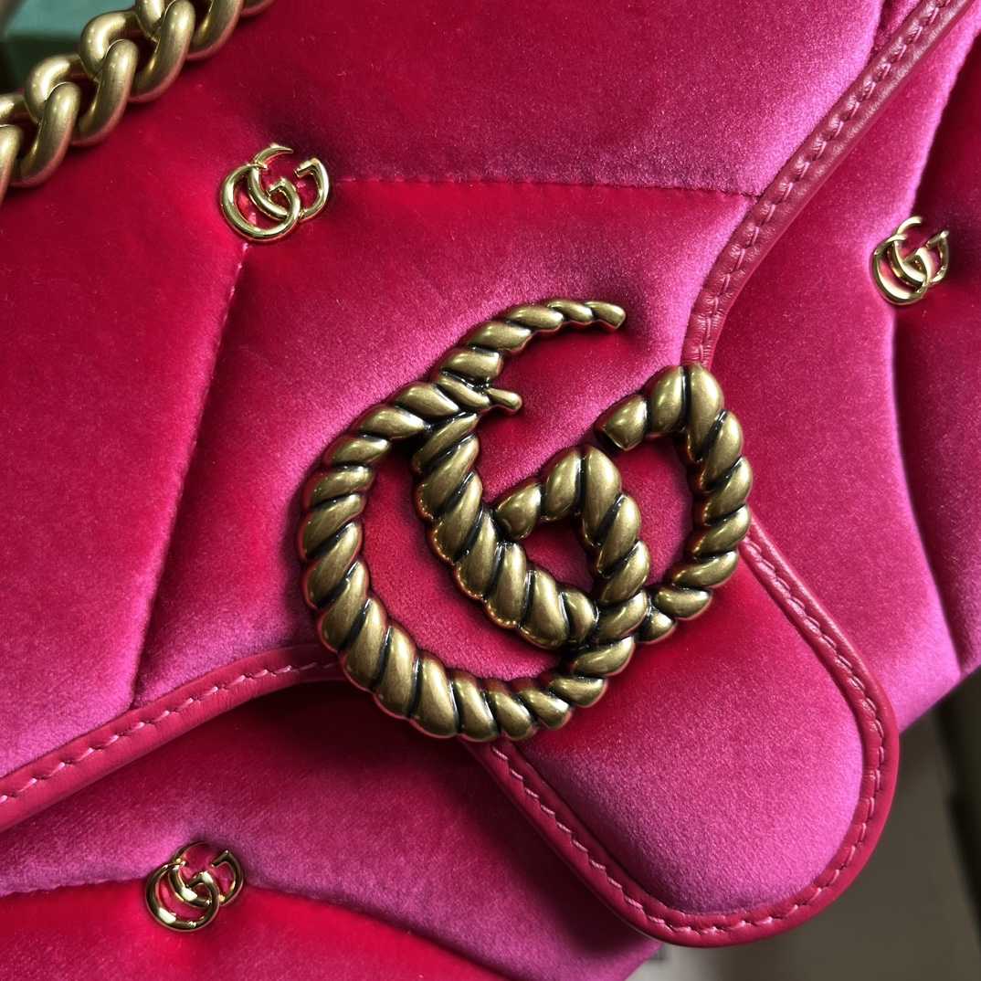 Gucci GG Marmont Small Shoulder Bag - 