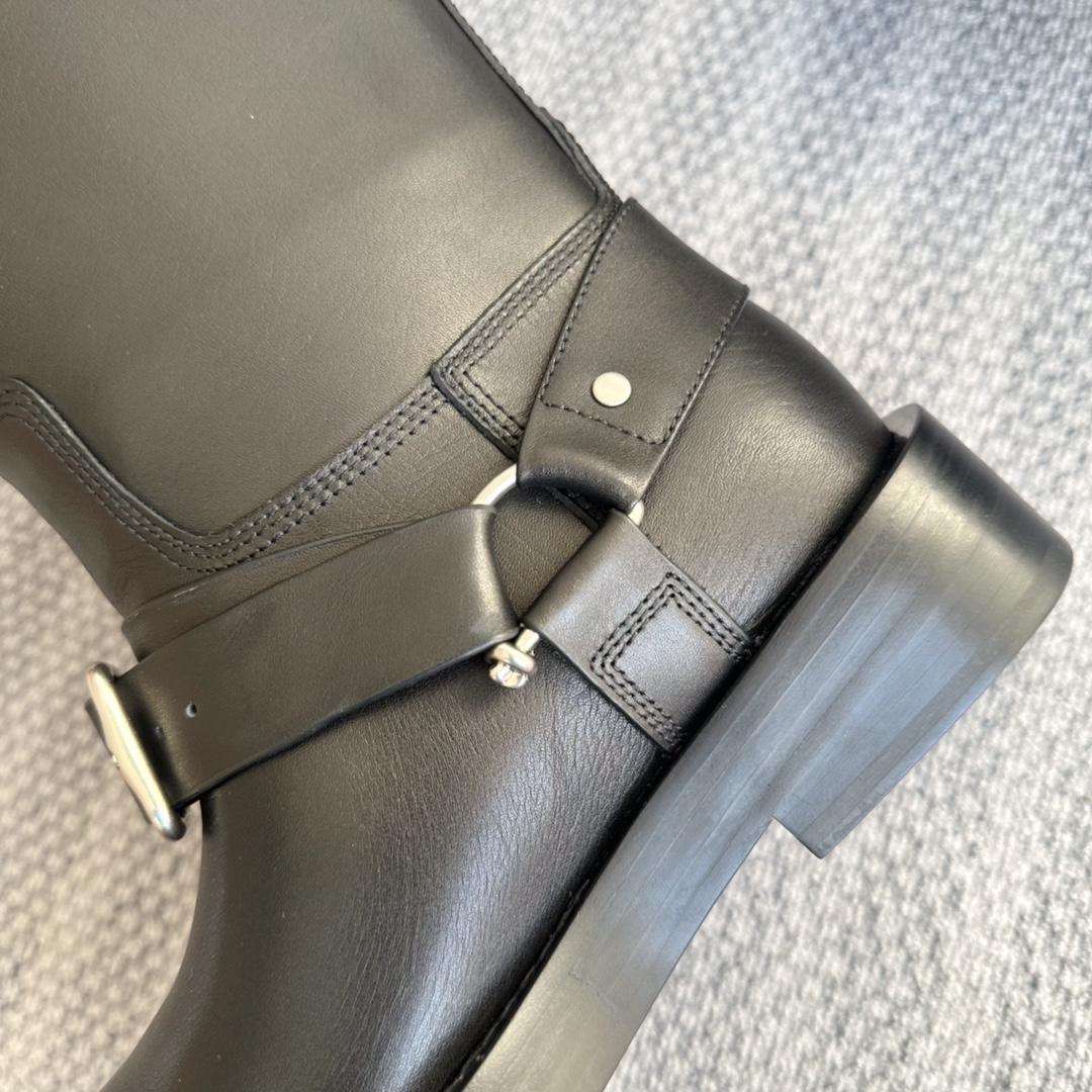 Burberry Leather Saddle Low Boots - 