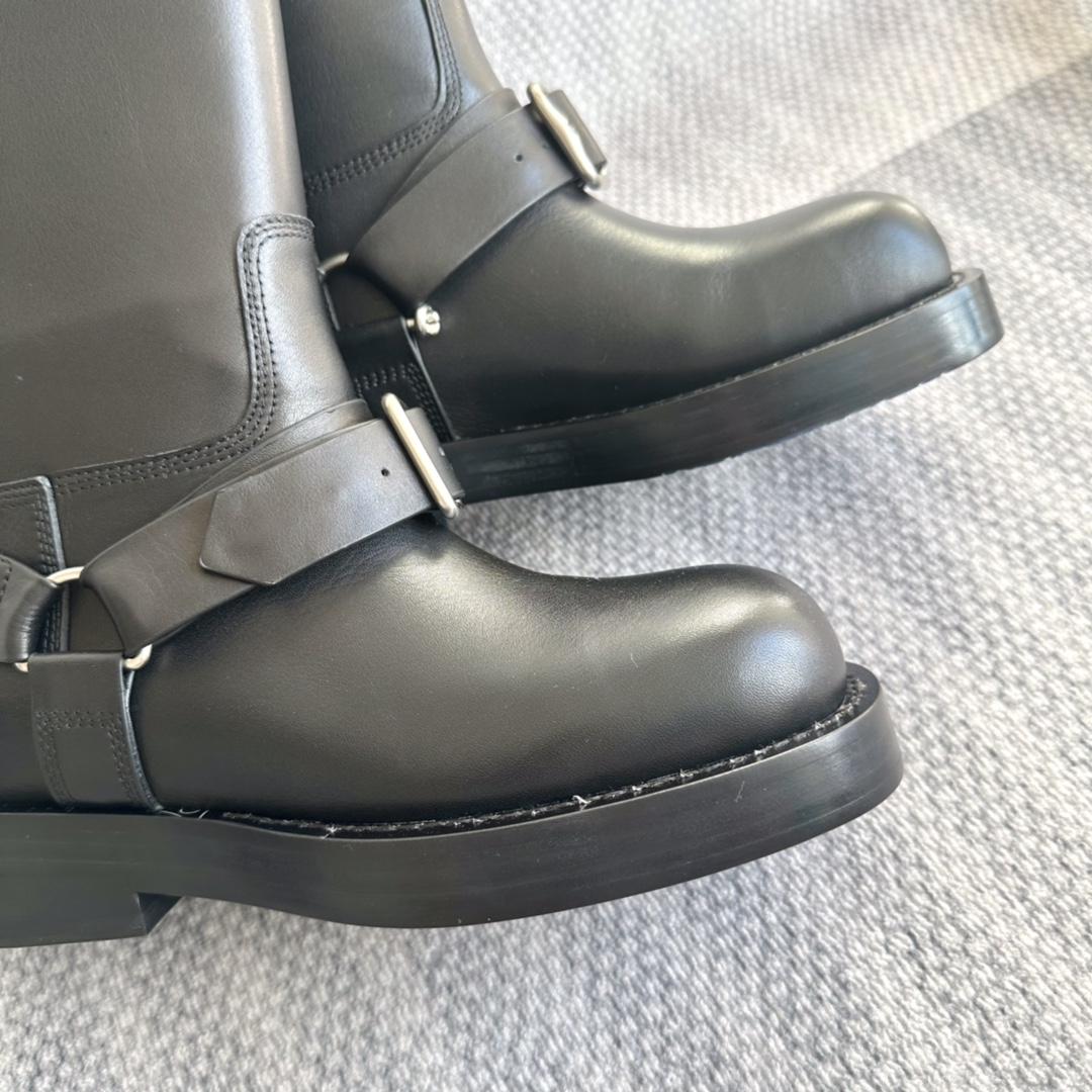 Burberry Leather Saddle Low Boots - 