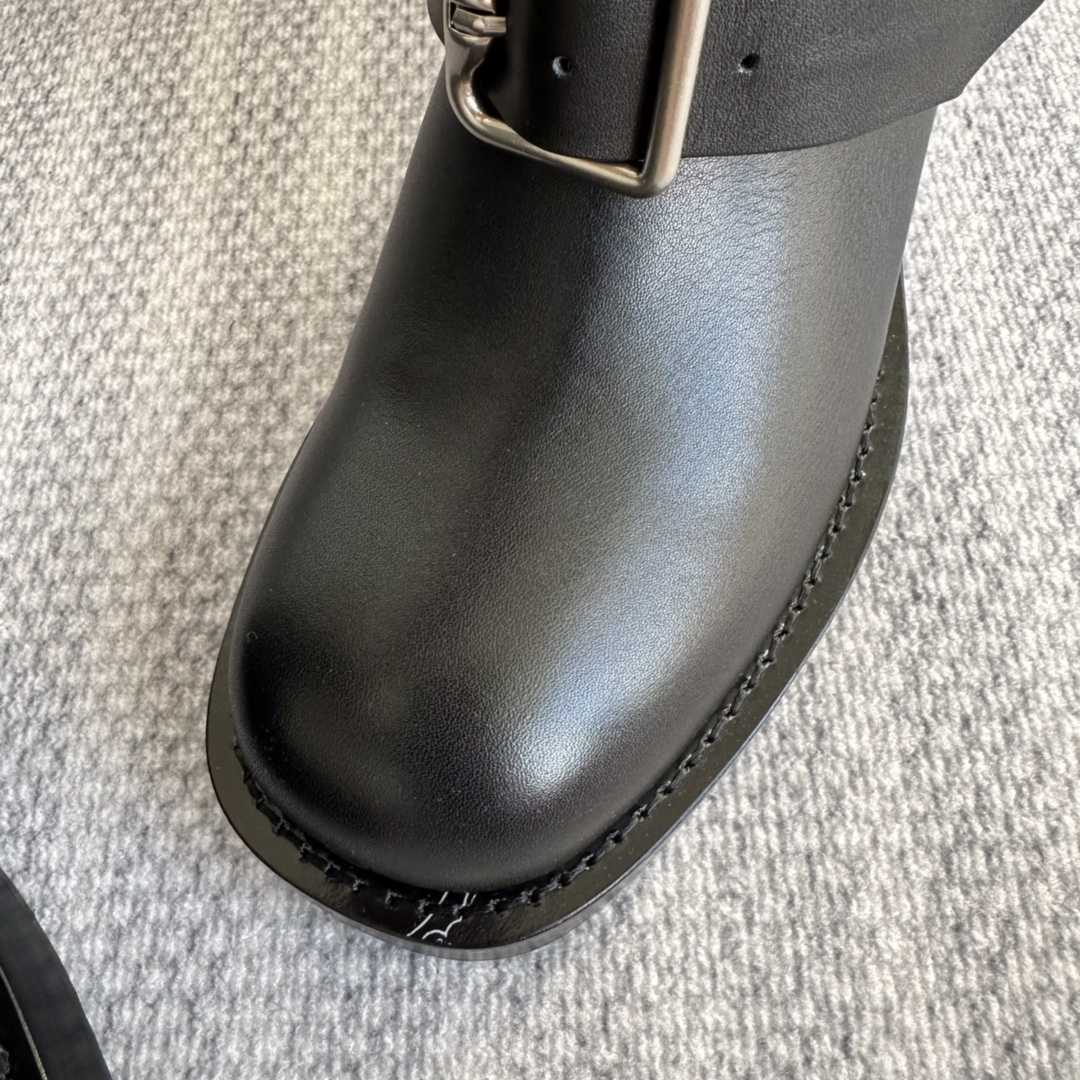 Burberry Leather Saddle Low Boots - 