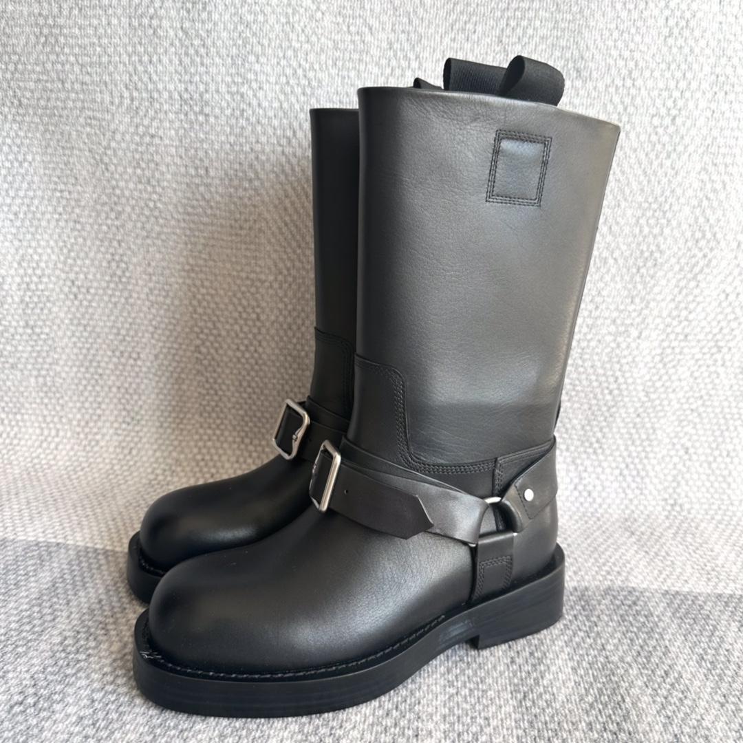 Burberry Leather Saddle Low Boots - 