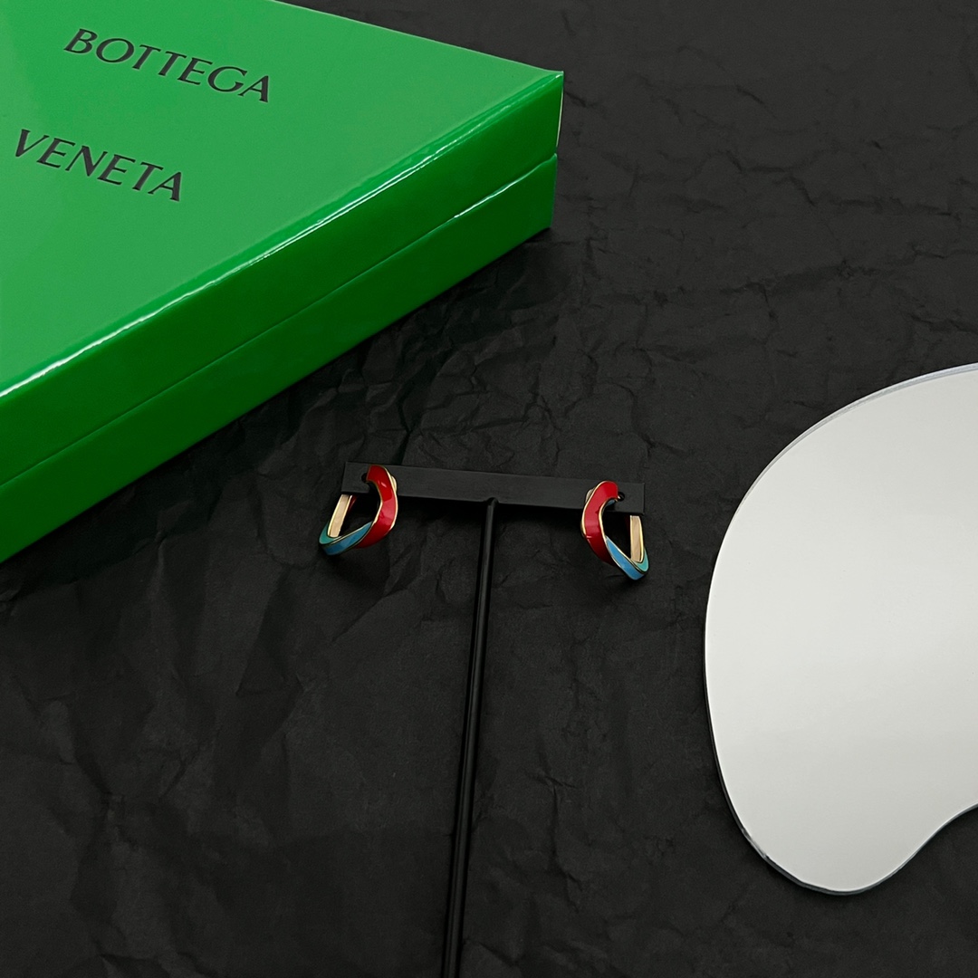 Bottega Veneta Twist Triangle Hoop Earrings - 