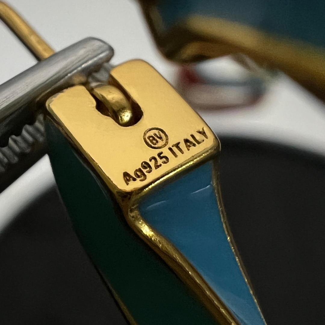 Bottega Veneta Twist Triangle Hoop Earrings - 