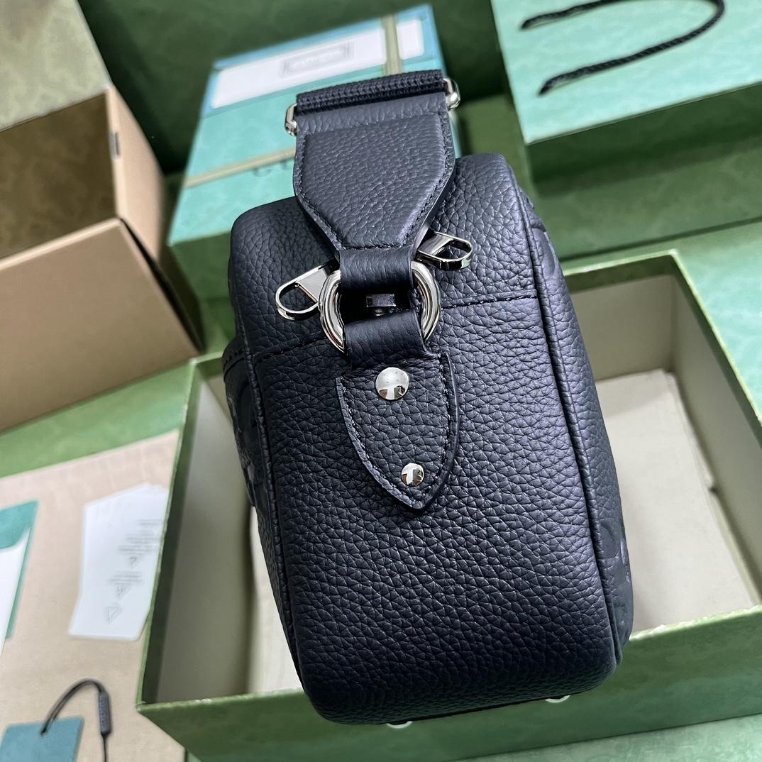 Gucci Jumbo GG Medium Messenger Bag - 
