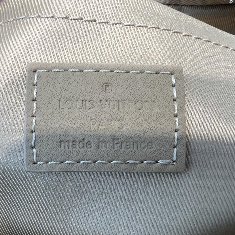 Louis Vuitton Fastline Messenger Bag   M23710 - 