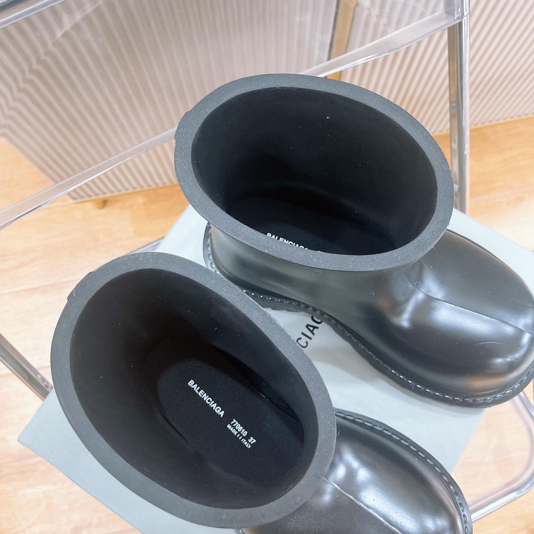 Balenciaga Steroid Bootie In Black - 