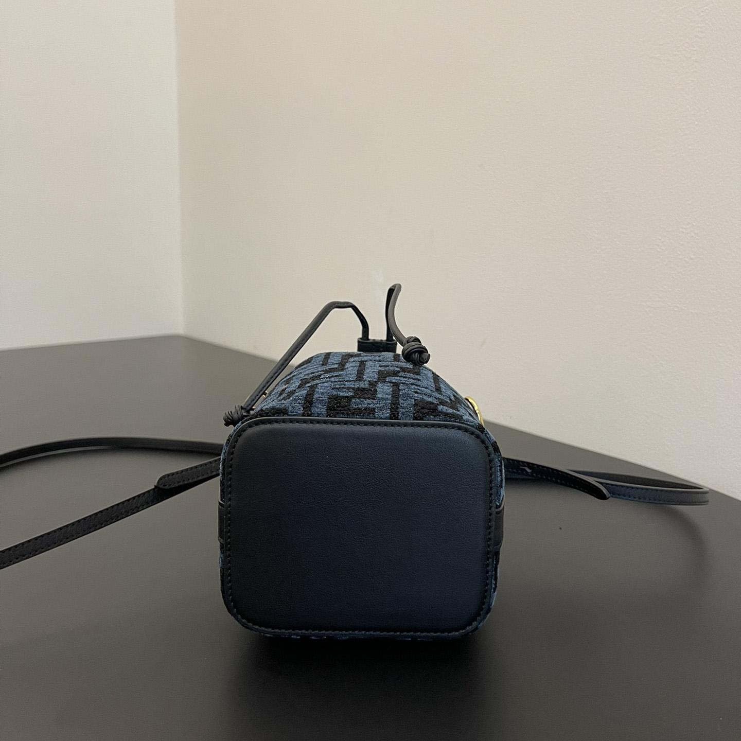 Fendi Mon Tresor Mini Bucket Bag (18-12-10cm) - 