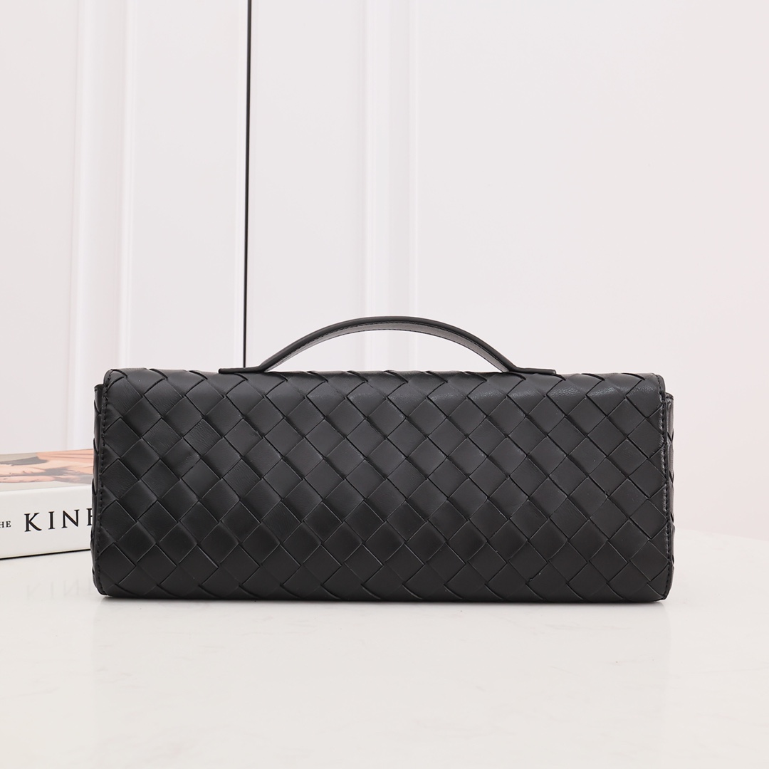 Bottega Veneta Long Clutch Andiamo With Handle - 