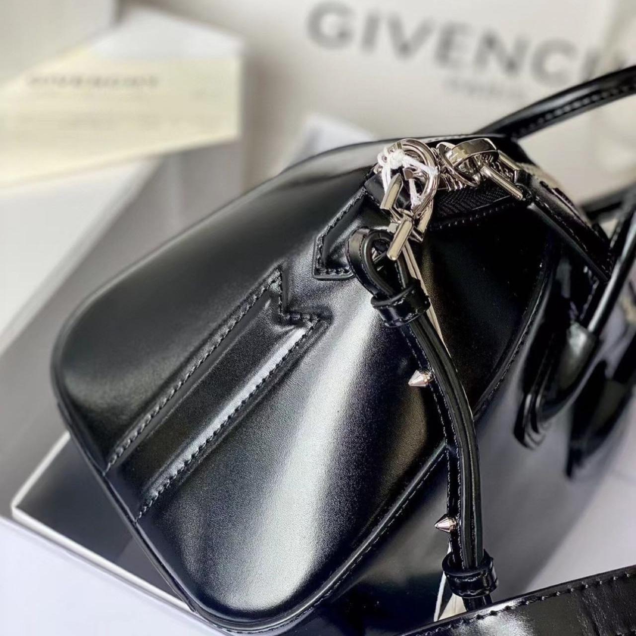 Givenchy Antigona Tote  22-27-13cm - 