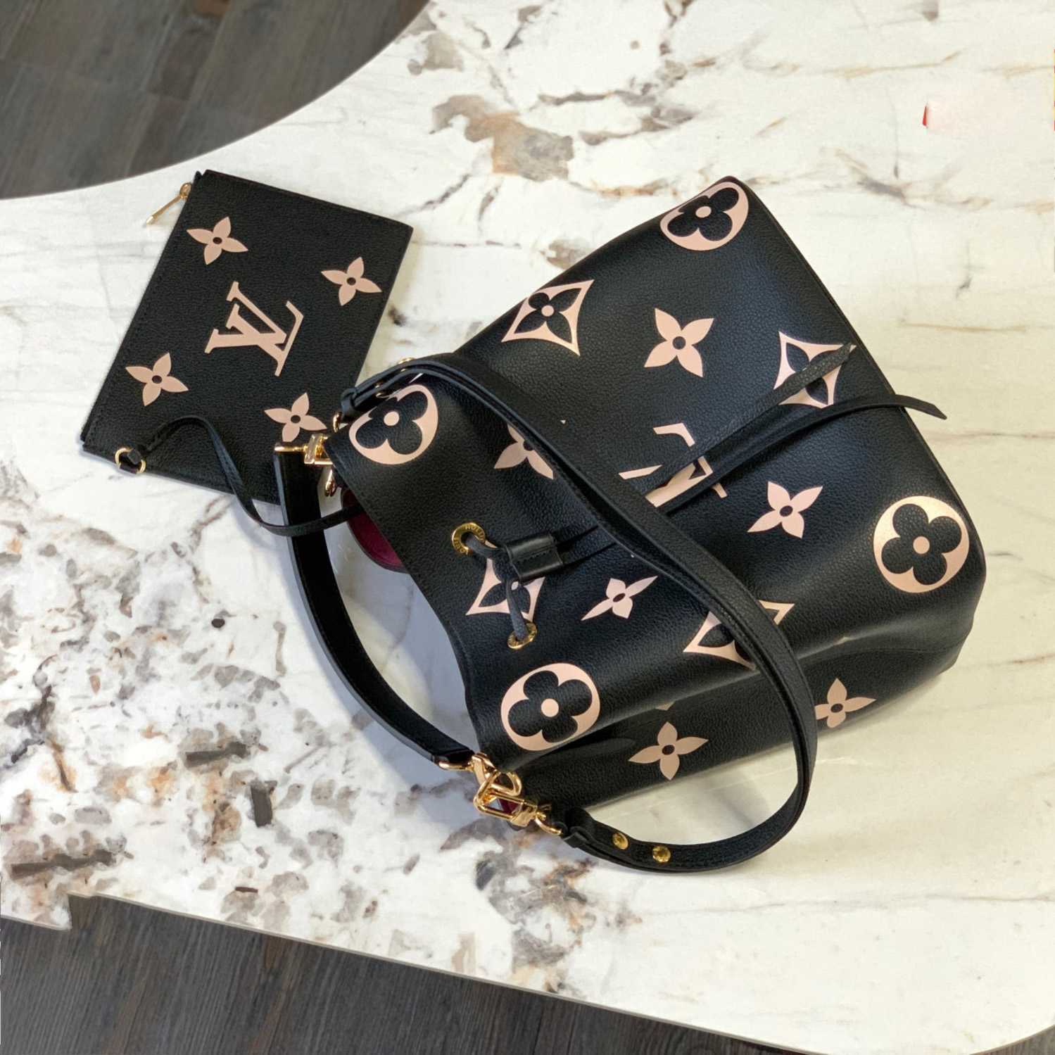 Louis Vuitton Néonoé MM  (26*26*17.5 cm) M45497 - 