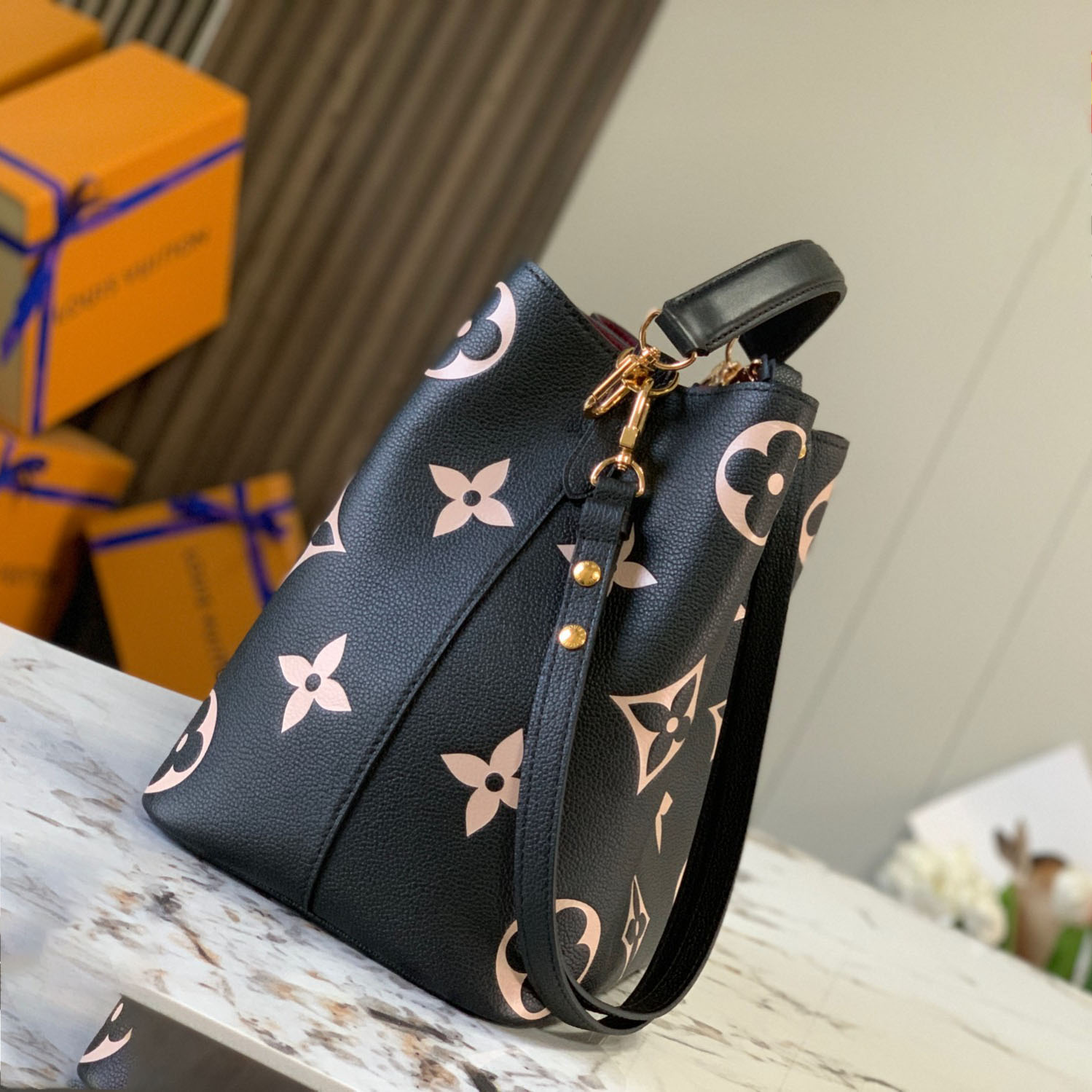 Louis Vuitton Néonoé MM  (26*26*17.5 cm) M45497 - 