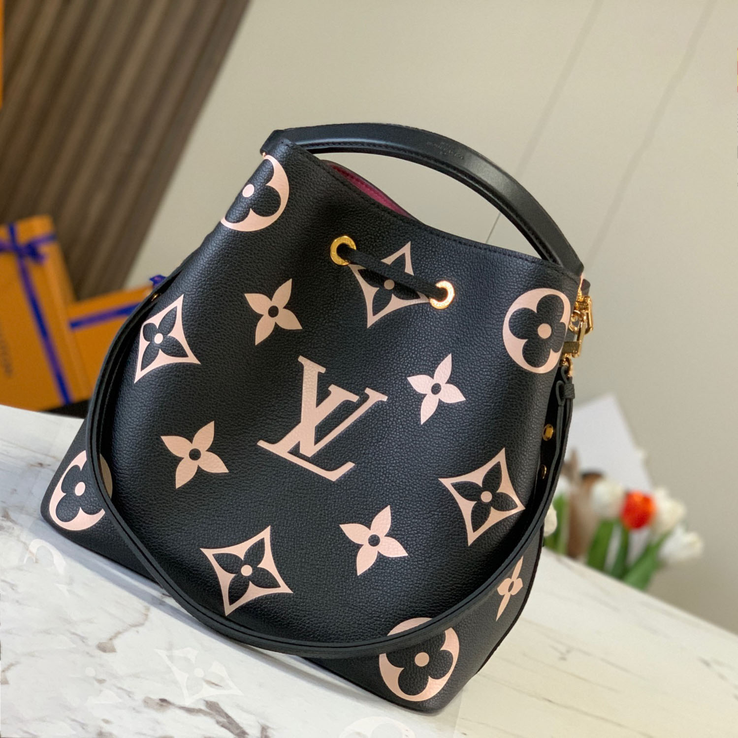 Louis Vuitton Néonoé MM  (26*26*17.5 cm) M45497 - 
