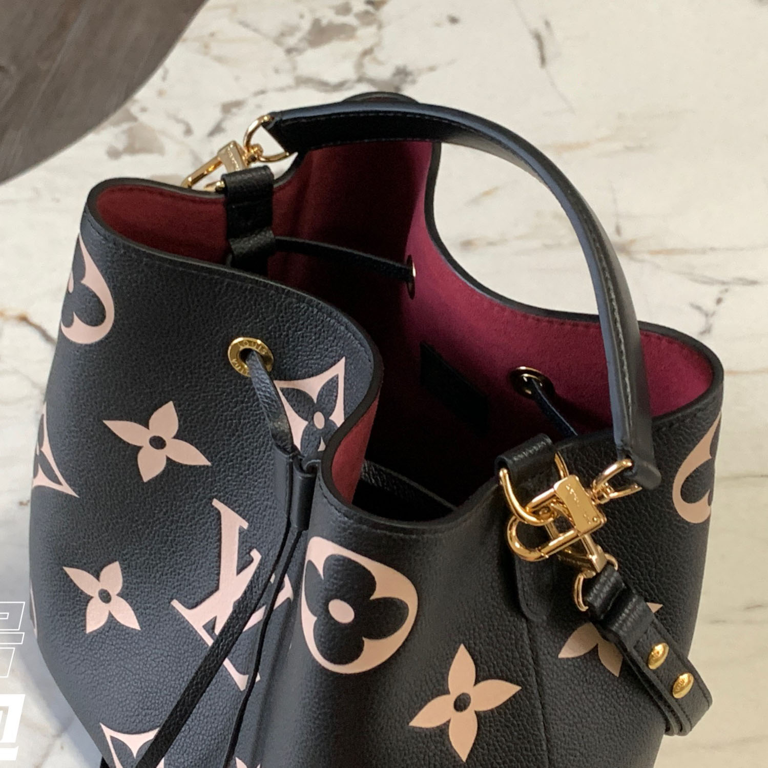 Louis Vuitton Néonoé MM  (26*26*17.5 cm) M45497 - 
