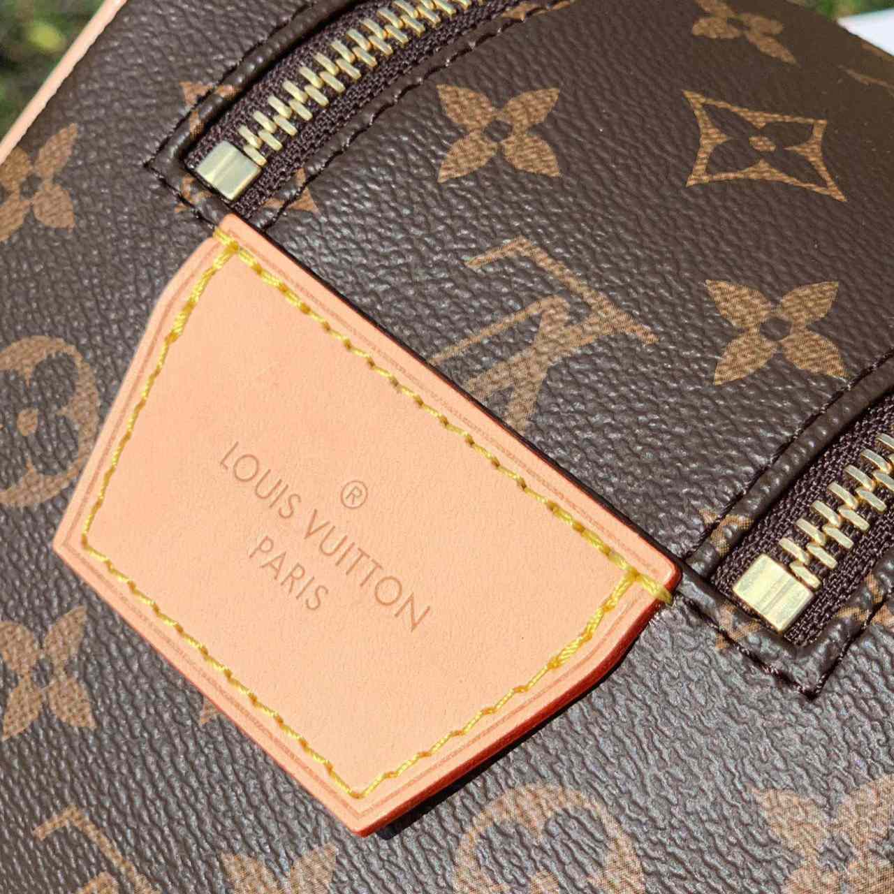 Louis Vuitton Dopp Kit Toilet Pouch   M44494 - 