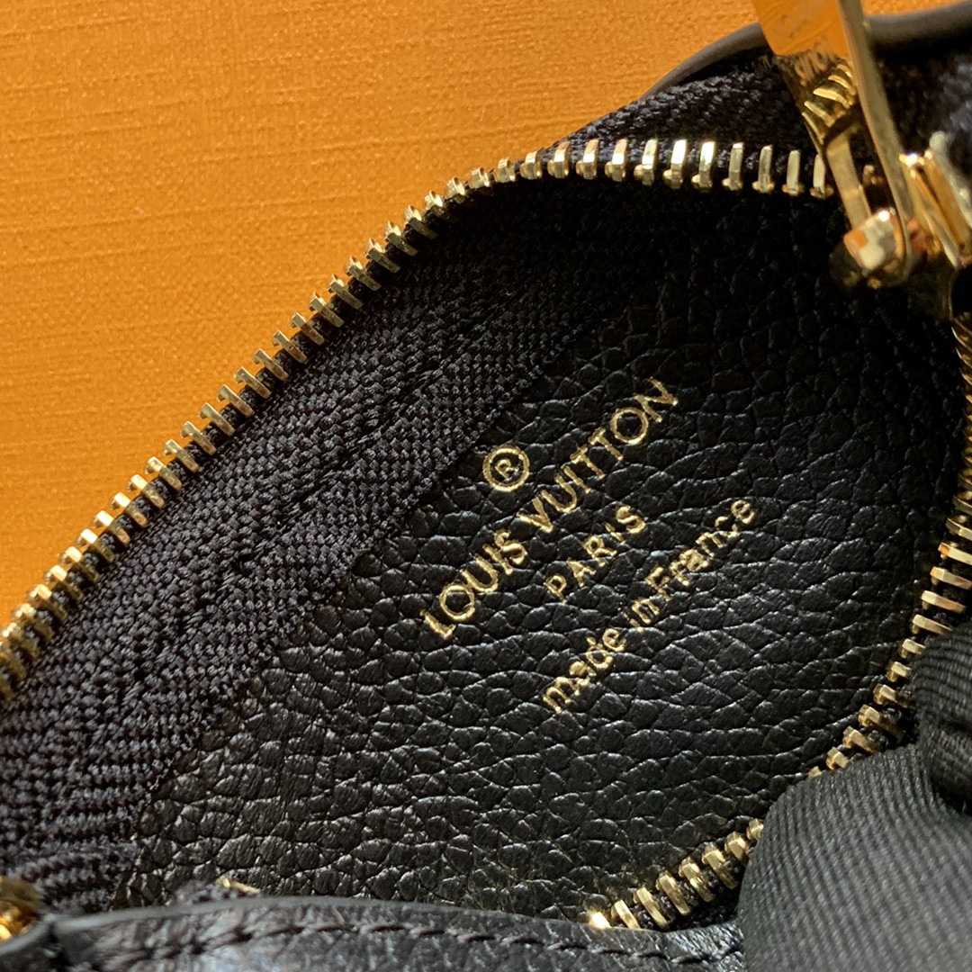 Louis Vuitton Key Pouch   M80879 - 