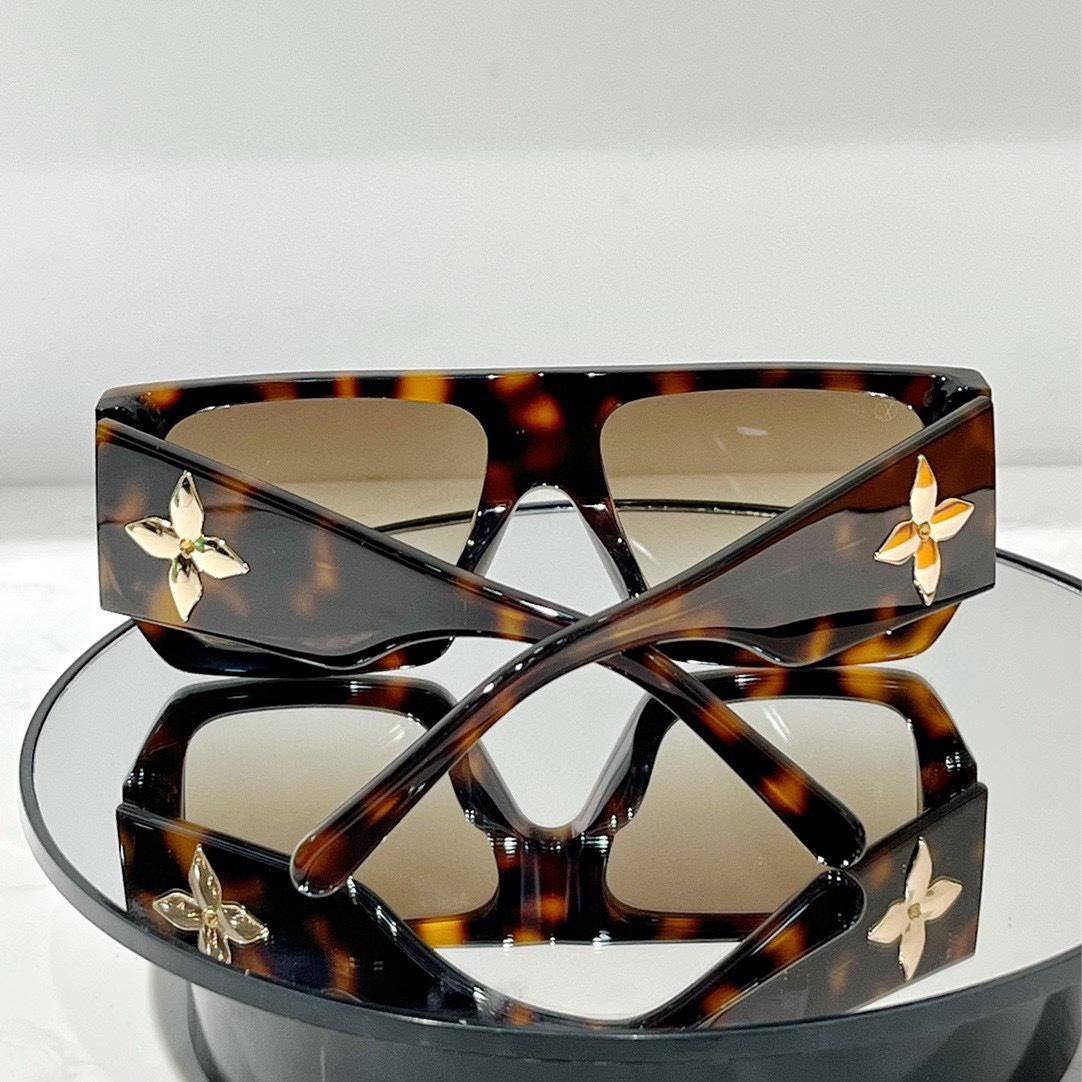 Louis Vuitton Sunglasses   Z2615W - 
