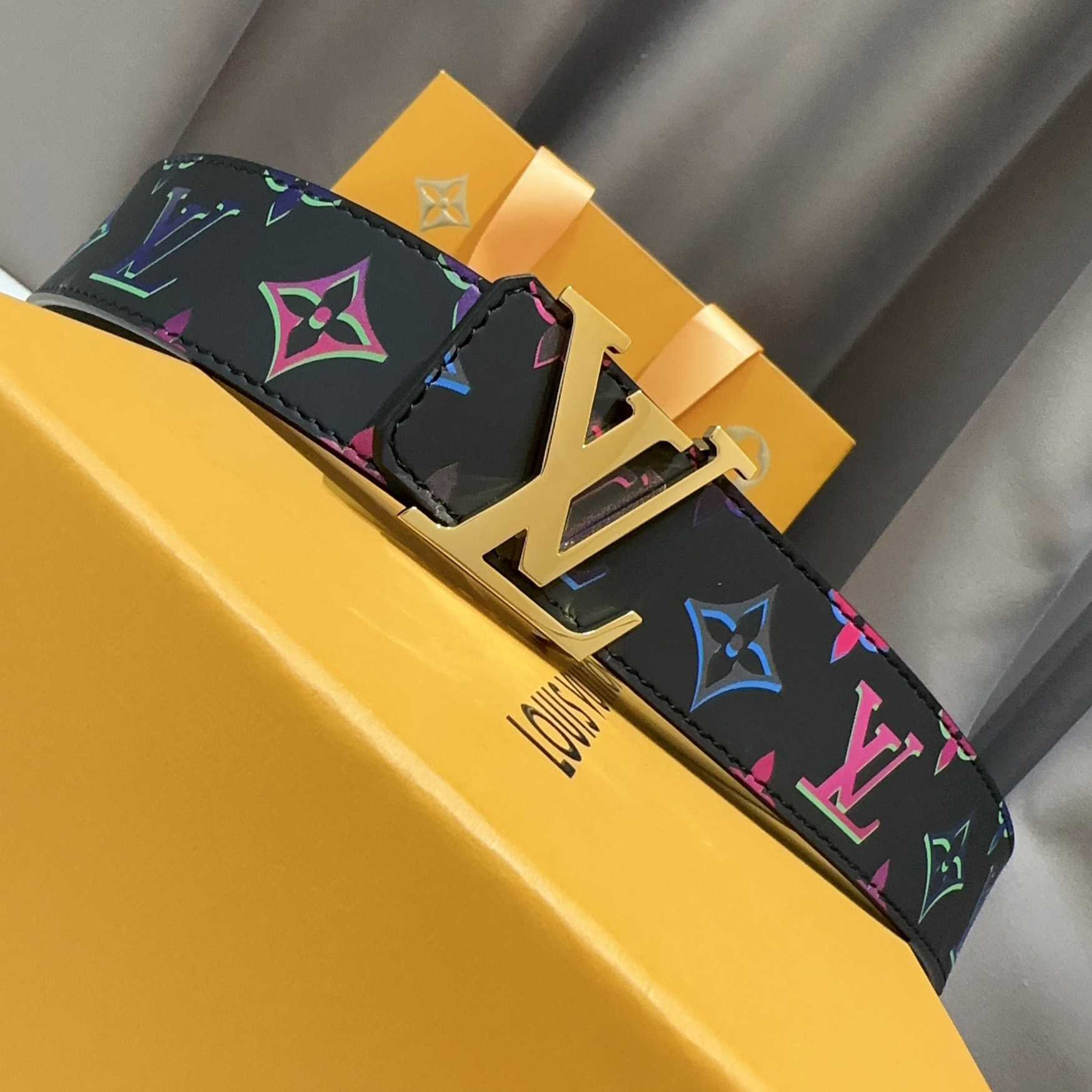 Louis Vuitton LV Light 40mm Reversible Belt - 