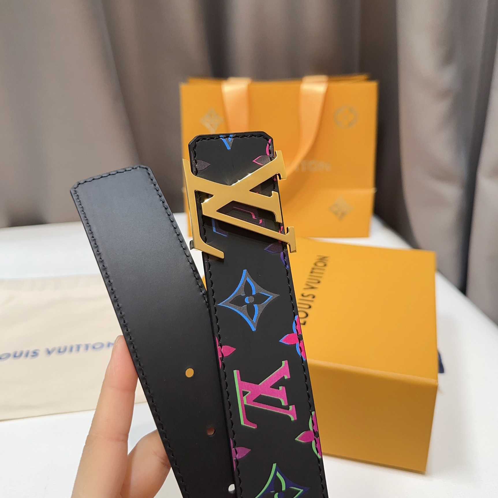 Louis Vuitton LV Light 40mm Reversible Belt - 
