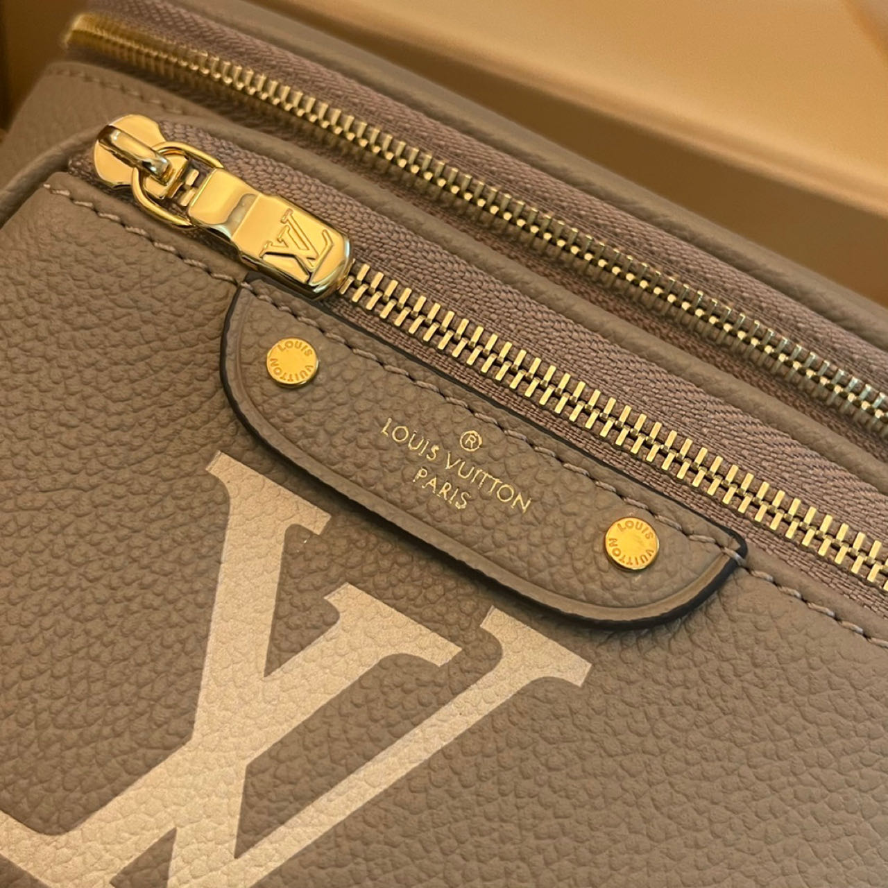 Louis Vuitton Mini Bumbag   M83219 - 