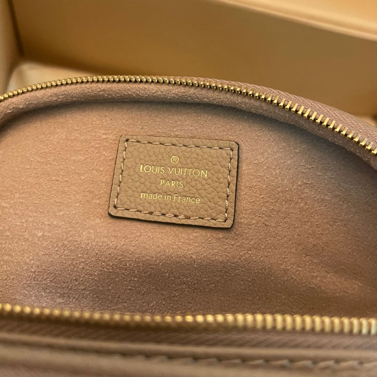 Louis Vuitton Mini Bumbag   M83219 - 
