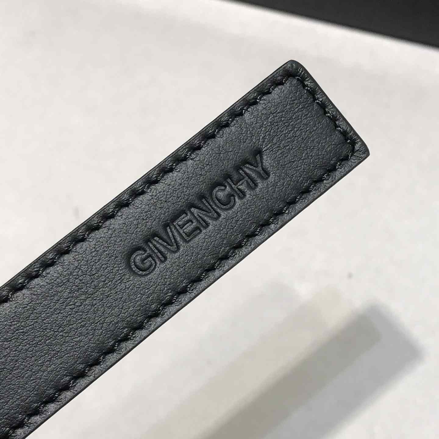 Givenchy Voyou Belt In Leather - 