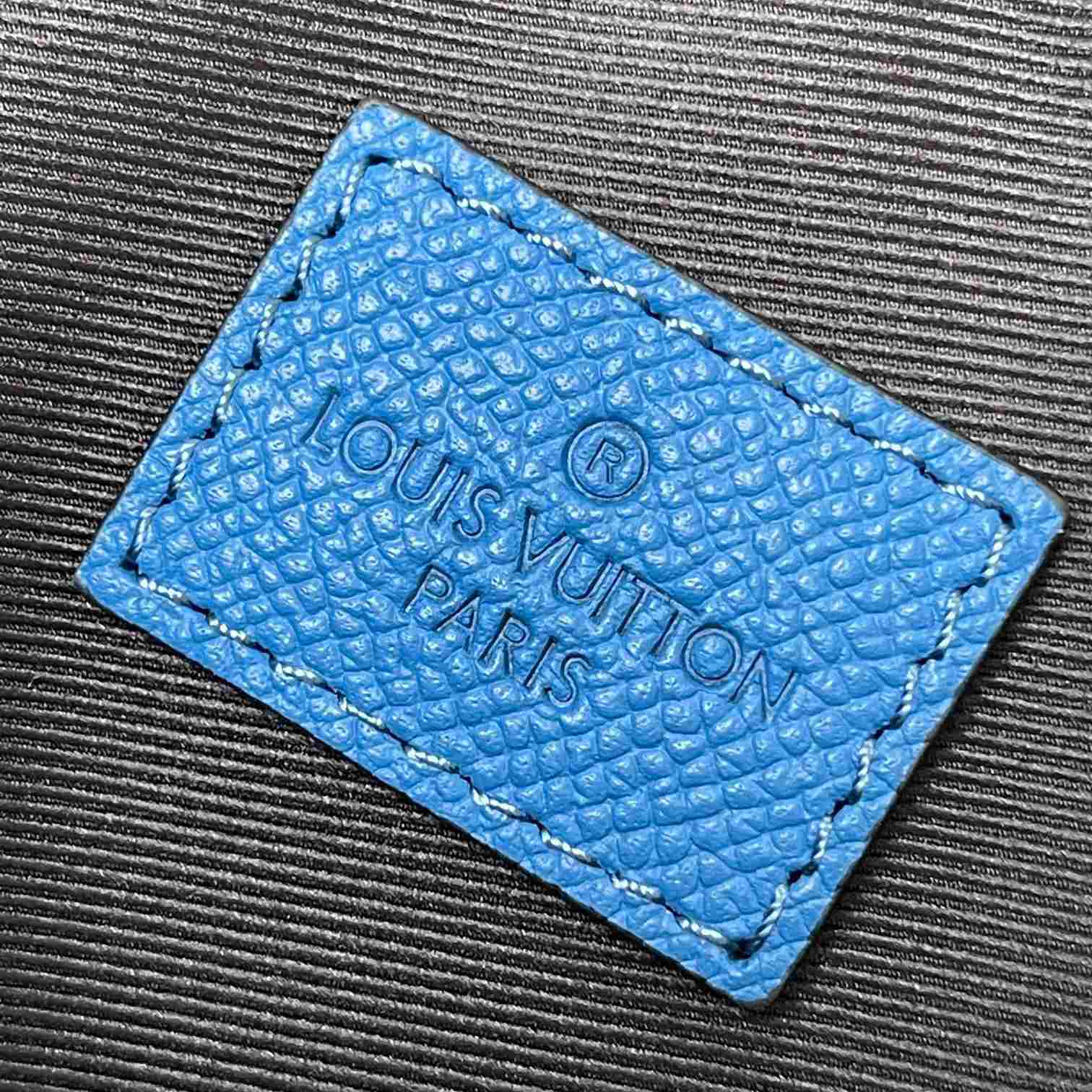 Louis Vuitton Alpha Messenger  M31016 - 