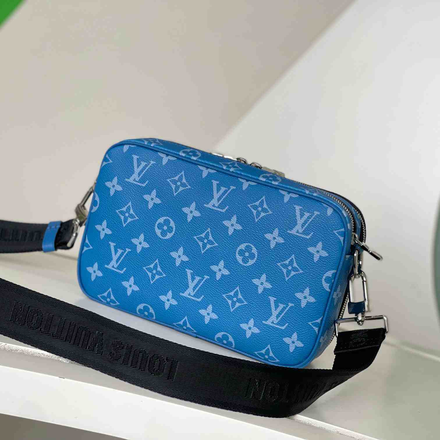Louis Vuitton Alpha Messenger  M31016 - 