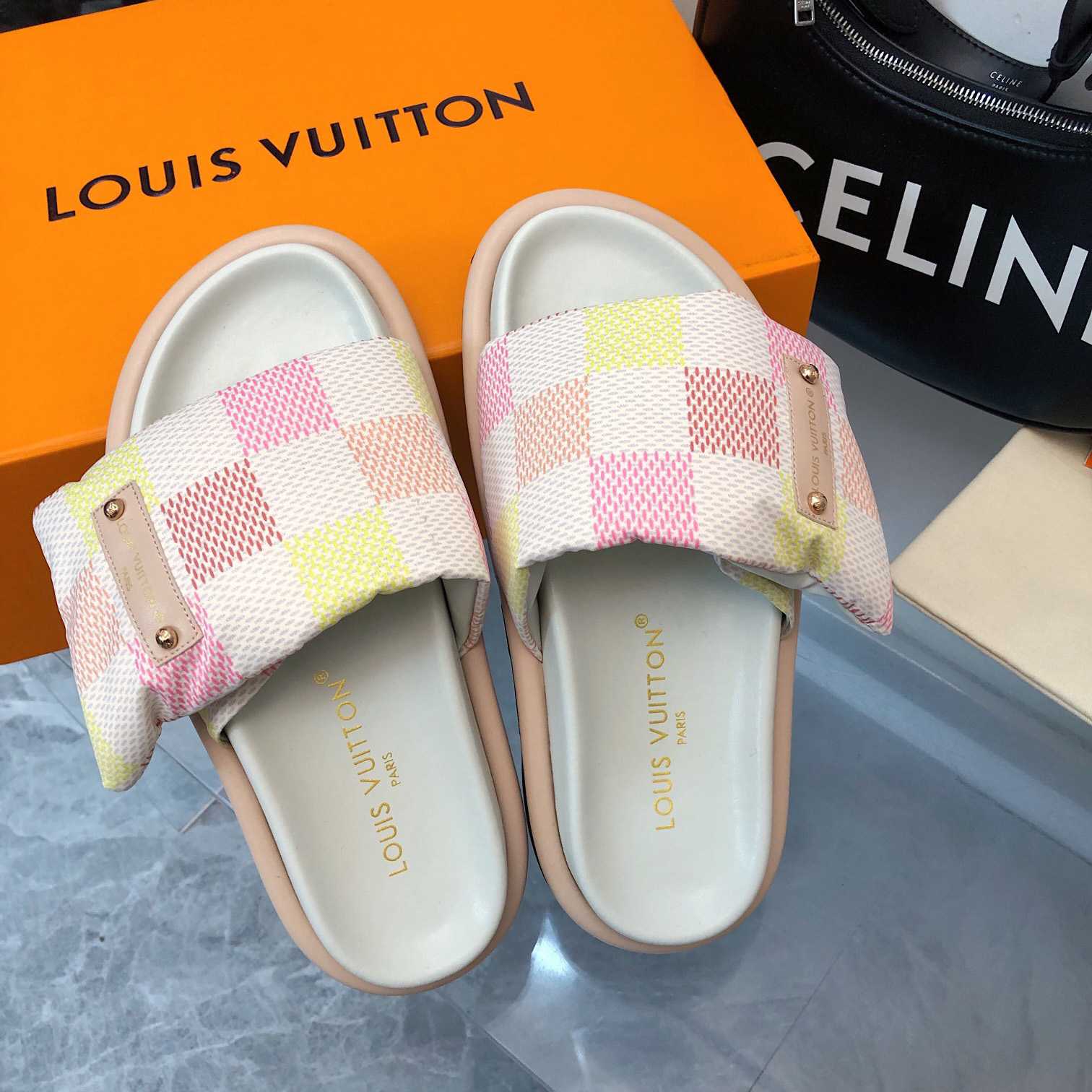 Louis Vuitton Pool Pillow Flat Comfort Mule     1ACTWW - 