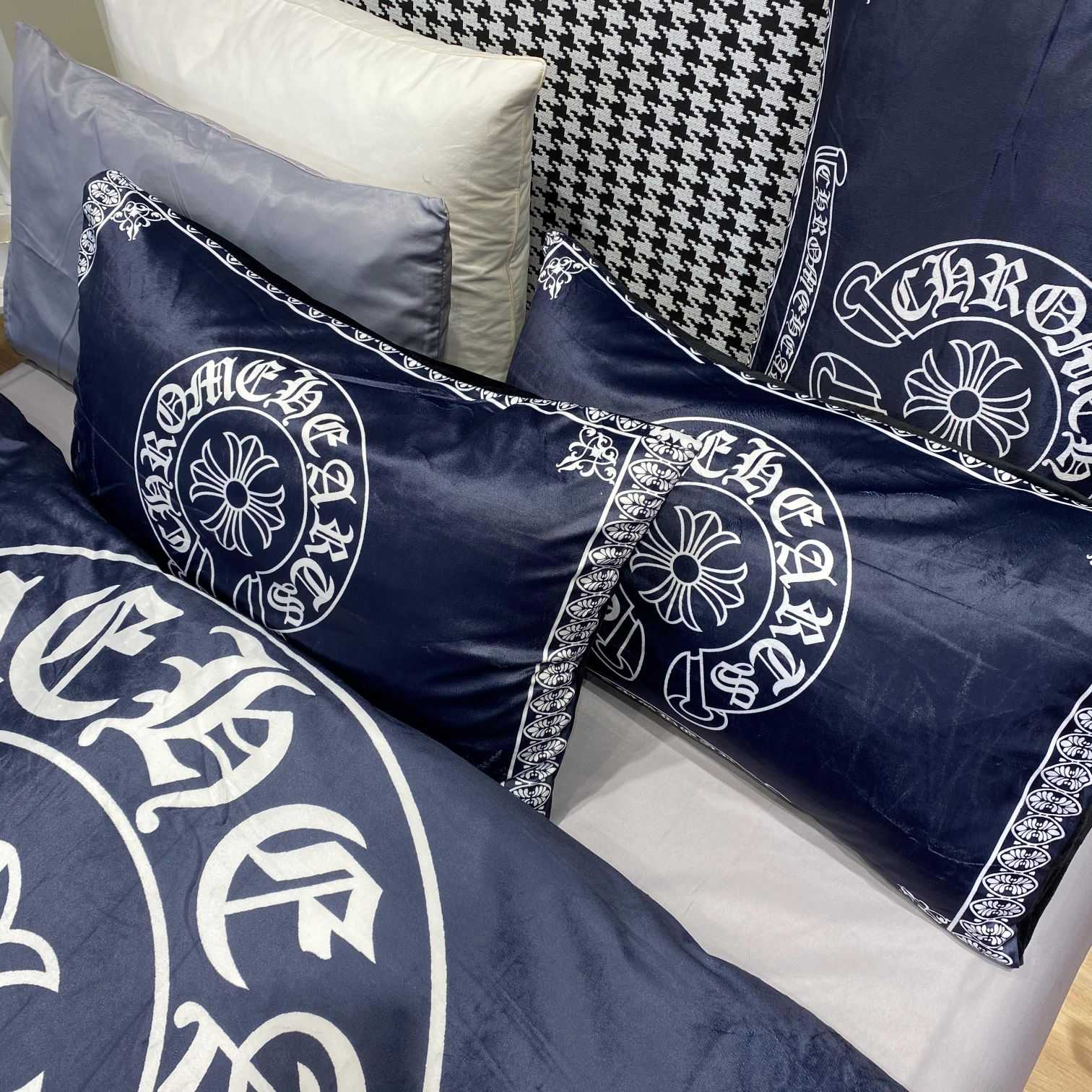 Chrome Hearts Bedding - 