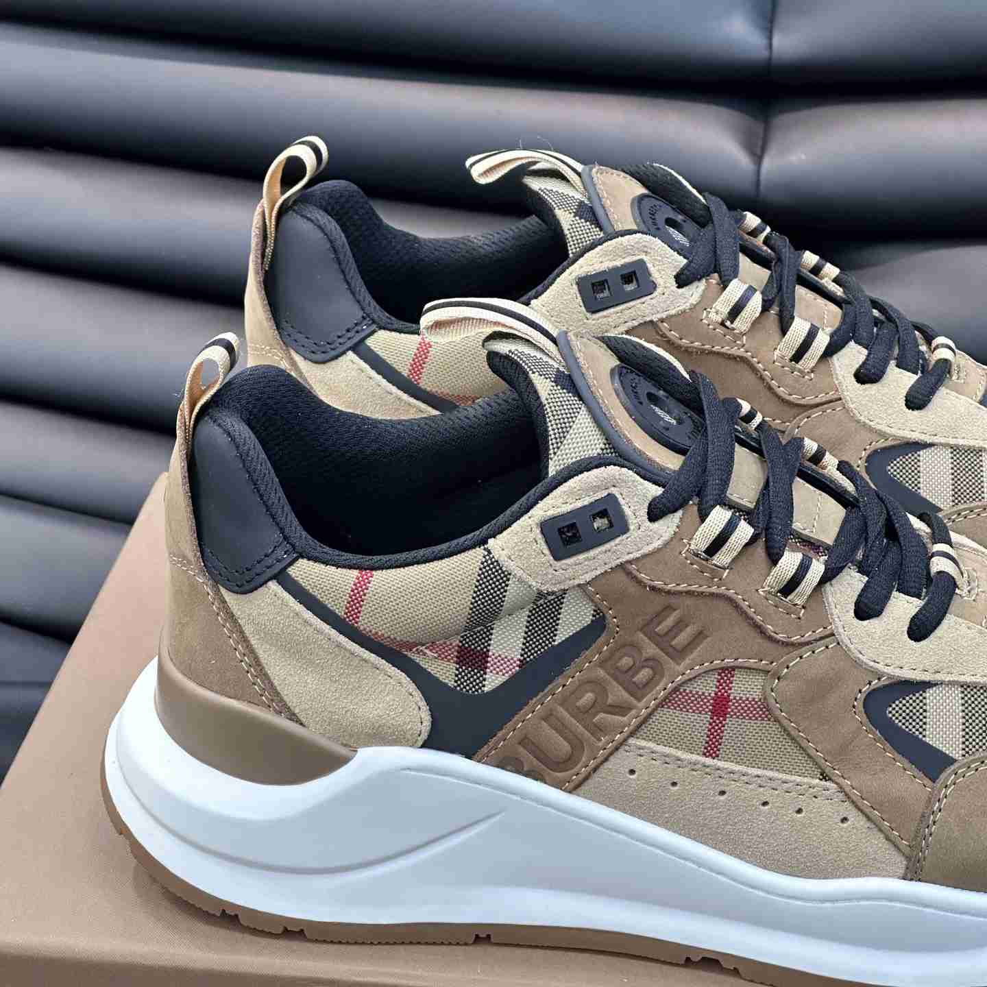 Burberry Beige Leather And Check Print Trainer - 